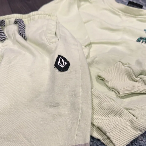 Volcom Kids Set - Picture 4 of 4